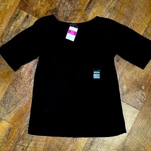 Fresh Produce XS Top Shirt
Black Scoop Neck Hazy days 1/2 sleeve
Basic Solid Tee